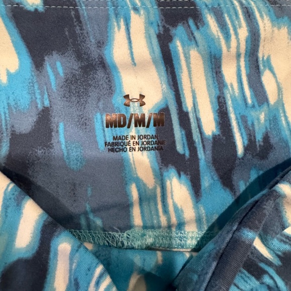 Under Armour Blue Patterned WorkOut Outfit and White Sweatshirt - Picture 10 of 16